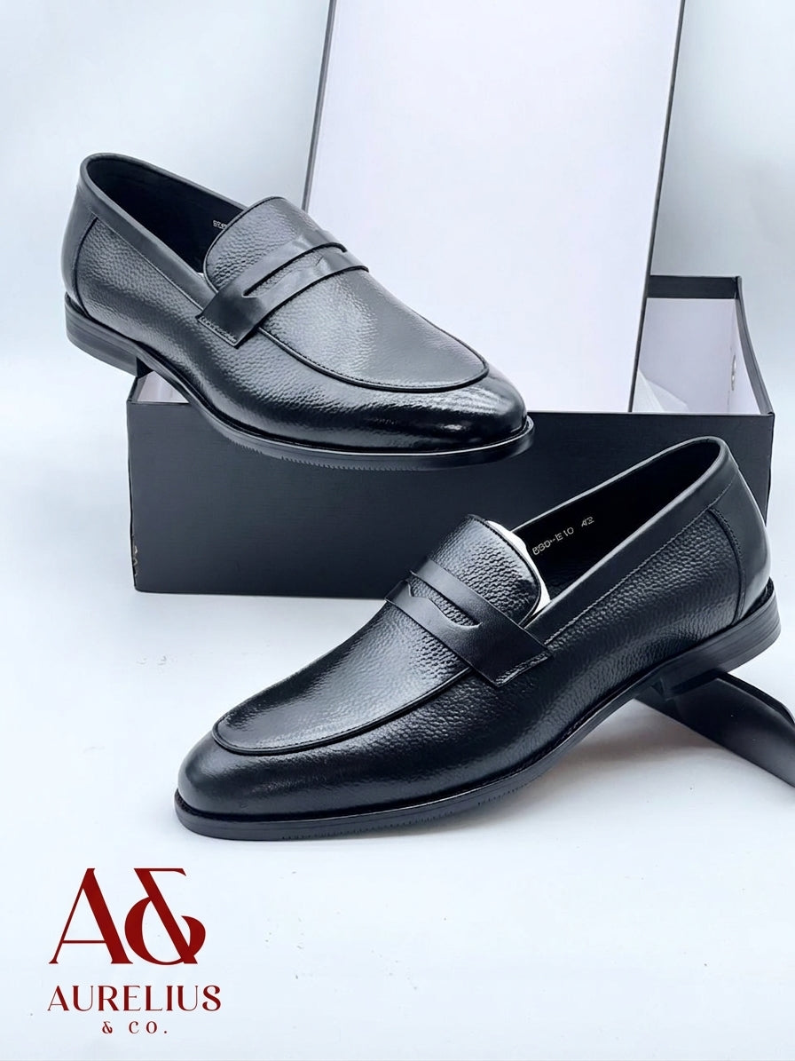 Saddle Strap pebbled leather-textured shoes